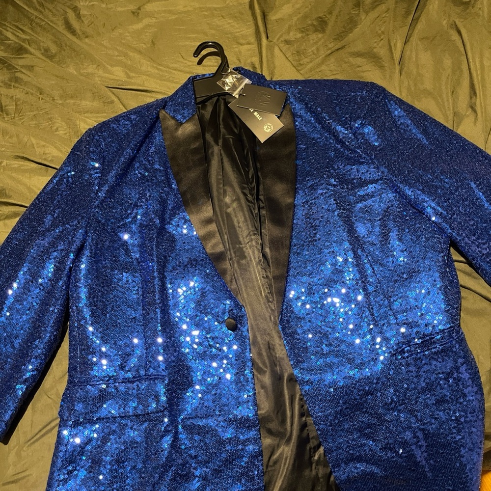 Elegant Blue and Black Sport Coats with Structured Shoulders